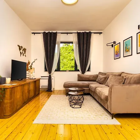 Chic And Charming 2bd Flat In The Heart Of By Flat Mаnager 公寓