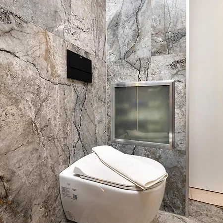 Chic And Charming 2bd Flat In The Heart Of By Flat Mаnager 아파트 *