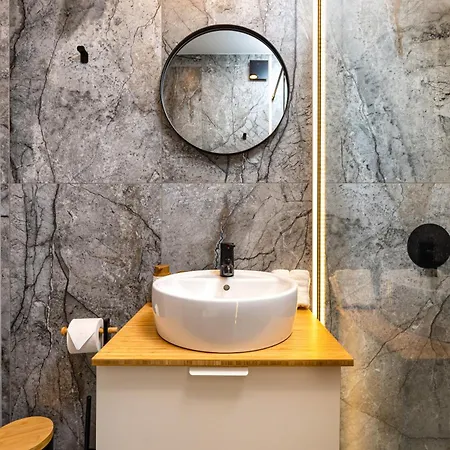Chic And Charming 2bd Flat In The Heart Of By Flat Mаnager *