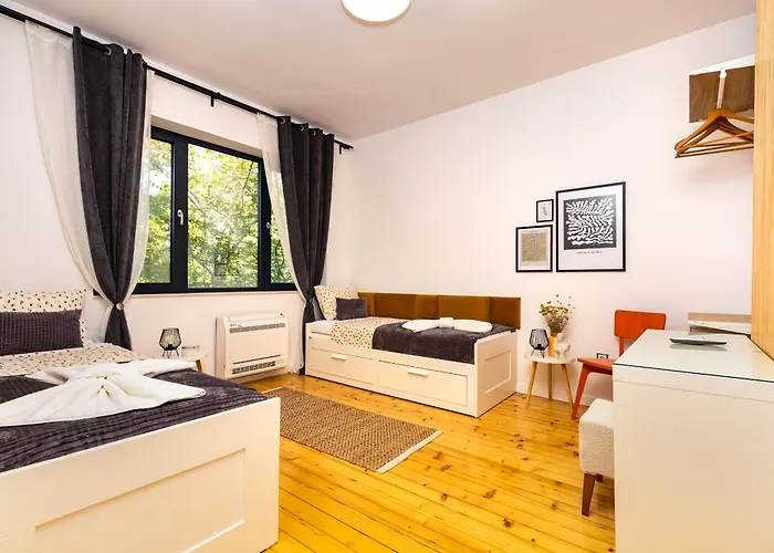 Chic And Charming 2bd Flat In The Heart Of By Flat Mаnager