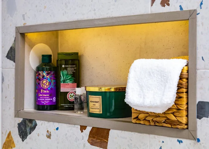 Chic And Charming 2bd Flat In The Heart Of By Flat Mаnager