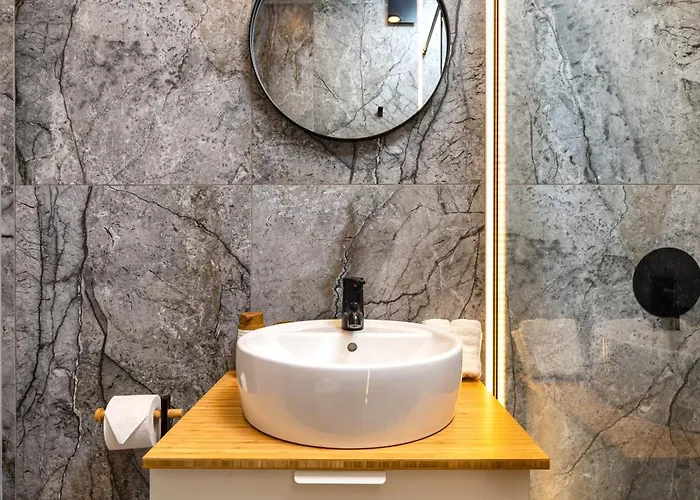 Chic And Charming 2bd Flat In The Heart Of By Flat Mаnager *